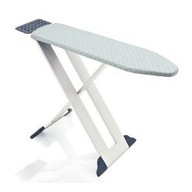 Magis Asse da stiro pieghevole Amleto H. 77/93 x L. 132 x P. 51 cm Stuttura grigio antracite e telo grigio chiaro
